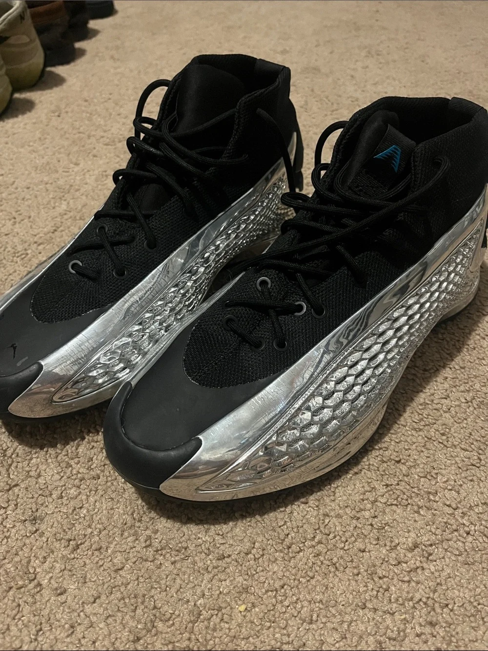AE 1’s Highs Silver Metallic